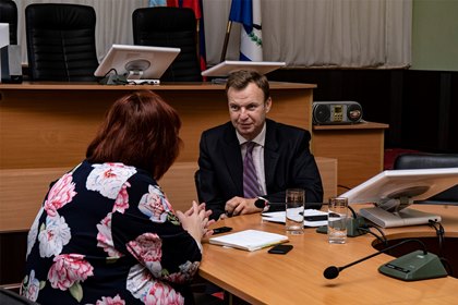Жилищные проблемы жителей Черемховского района решал на первом приеме Виктор Побойкин